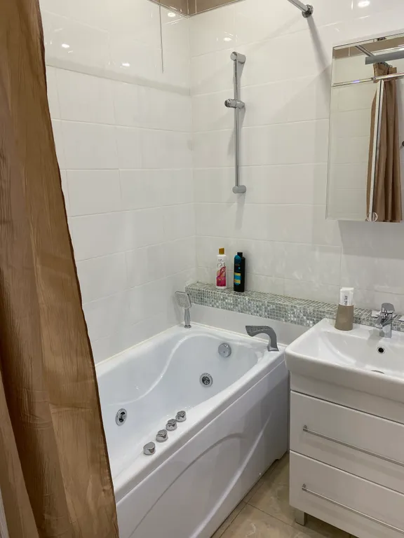 Евродвушка с камином и джакузи около увауга