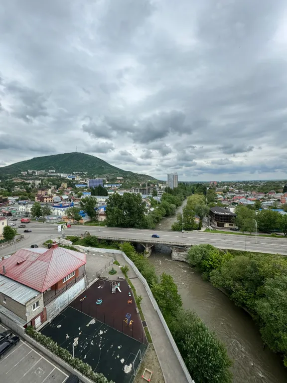 Евродвушка в центре с панорамными видами на Машук и реку