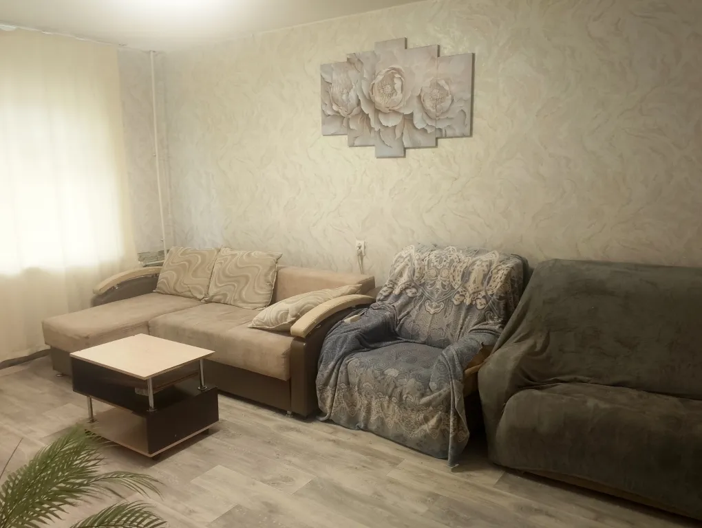 Квартира Двухкомнатная, на Муачёва — аренда посуточно в Бийск