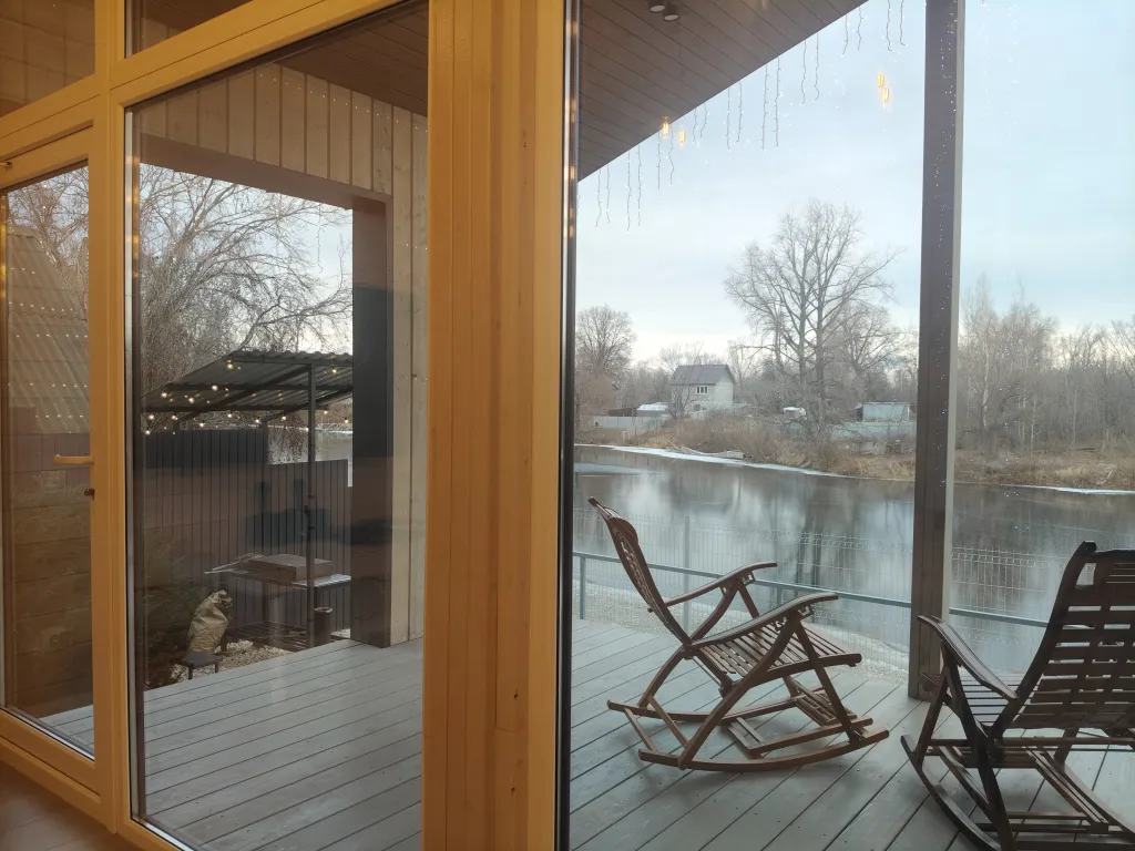 Дом с видом на озеро