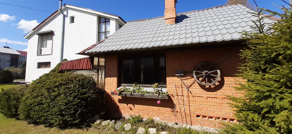 Стильный просторный таун-хаус, с сауной и гриль домиком на лужайке