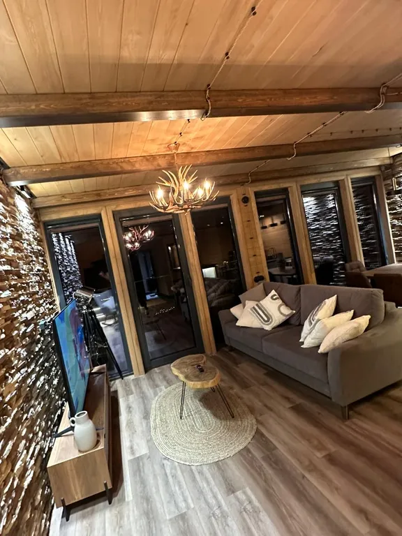 Дом в Гунибе с видом на крепость и горы