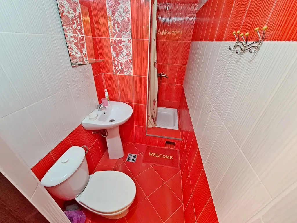 Квартира Номера на Пляже, квартира - студия с кухней 150/1, до берега 40 метров — Ейск