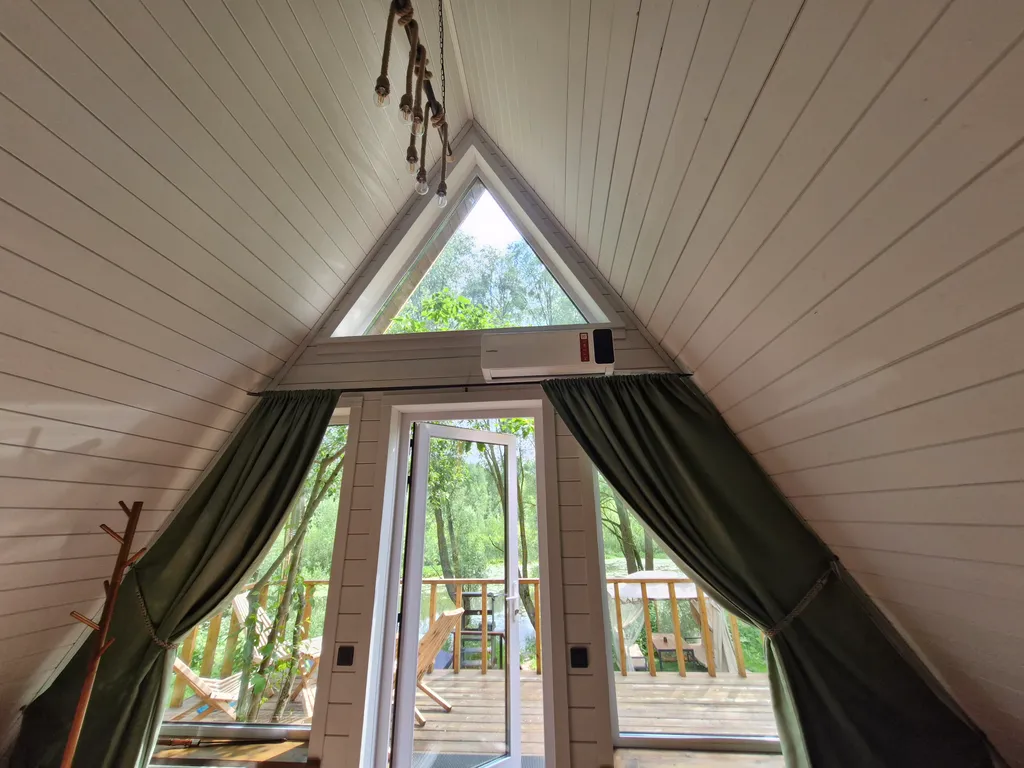 Коттедж А-фрейм с видом на озеро и лес — Казань