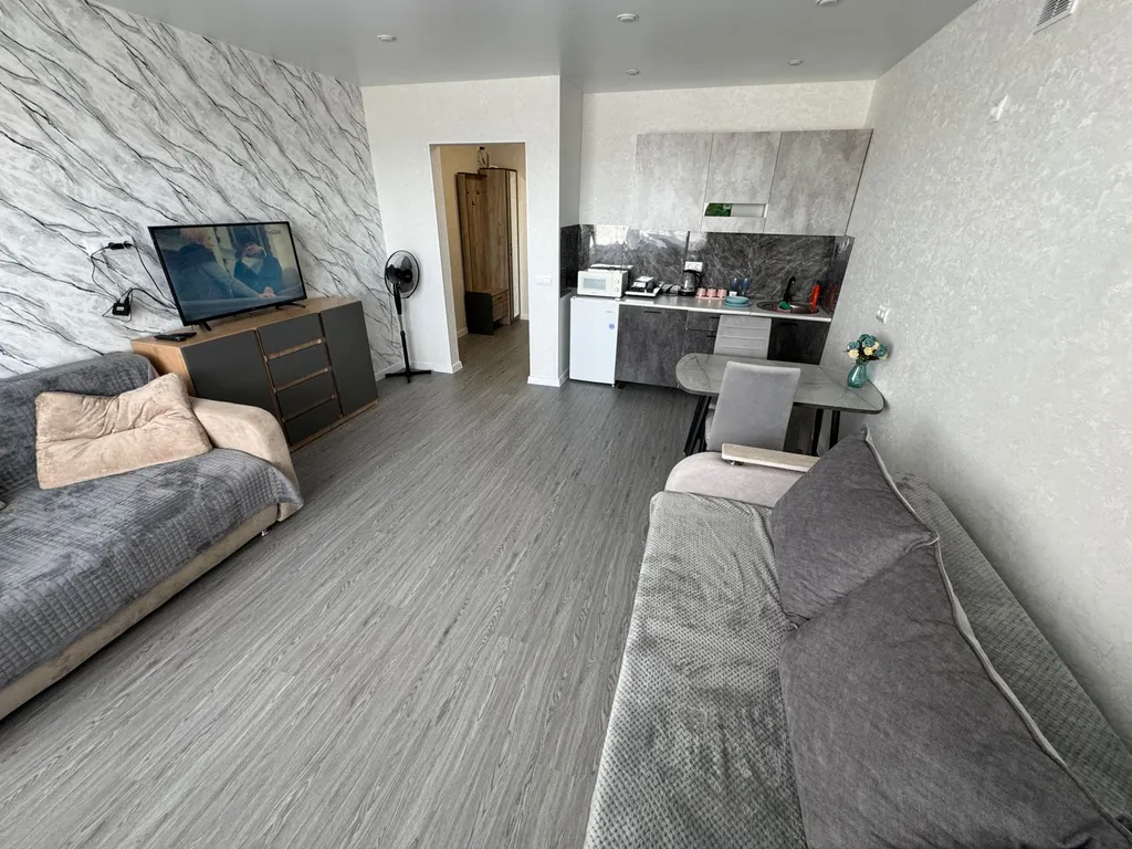 Уютная квартира - студия в новом доме с видом на Китай