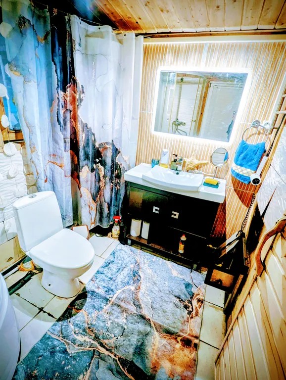 Коттедж Уютный домик с камином и бассейном — Глазово