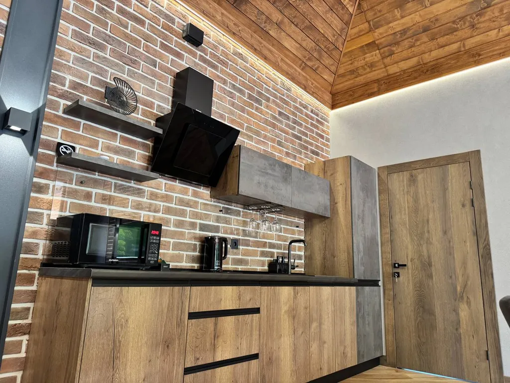 Вилла с бассейном и сауной вблизи леса