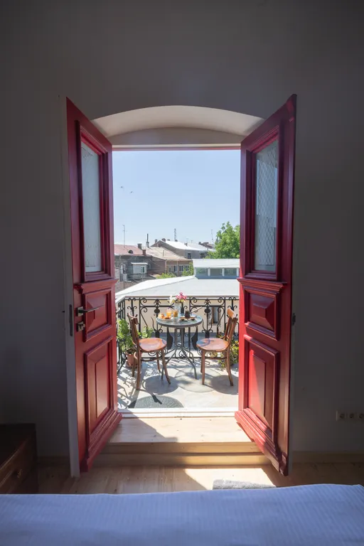 Двухместный номер бутик-отеля с балконом в историческом центре Гюмри