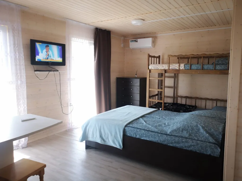 Домик-студия на море