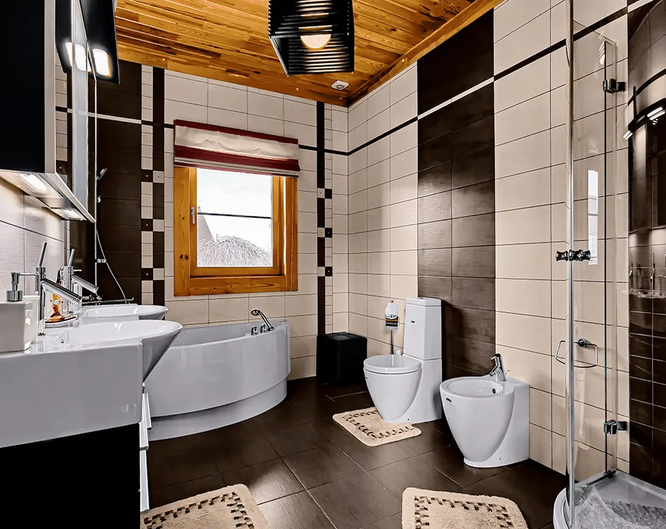 Коттедж с бассейном на берегу озера Порт Жемчужный