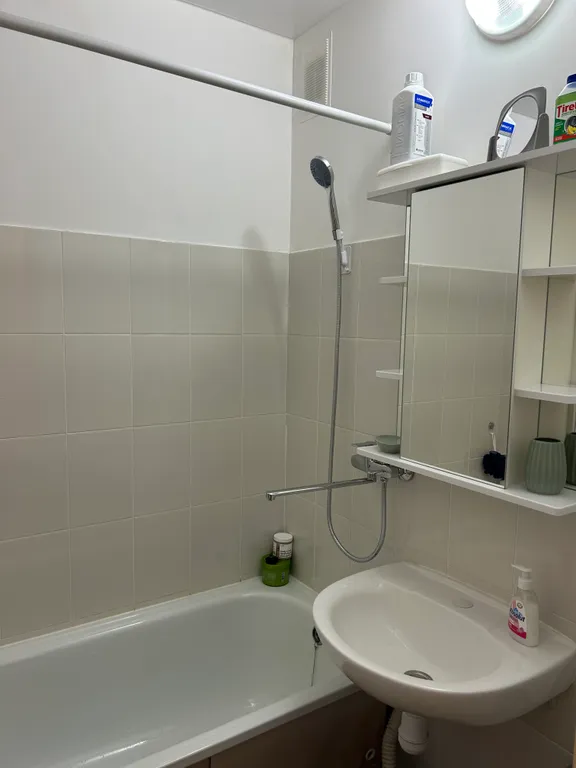 Уютная квартира находится рядом с центром города, ж/д вокзалом