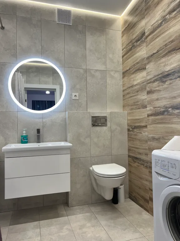 1-к квартира в новом доме с качелью