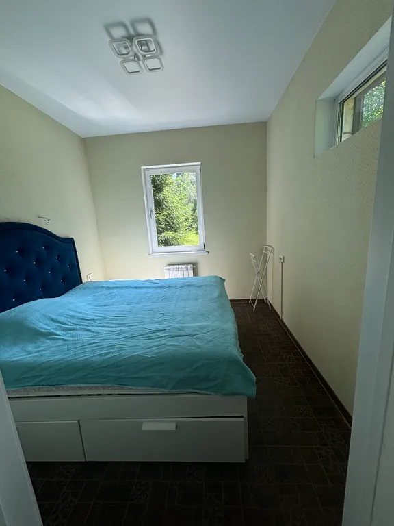 Дом с баней в лесу