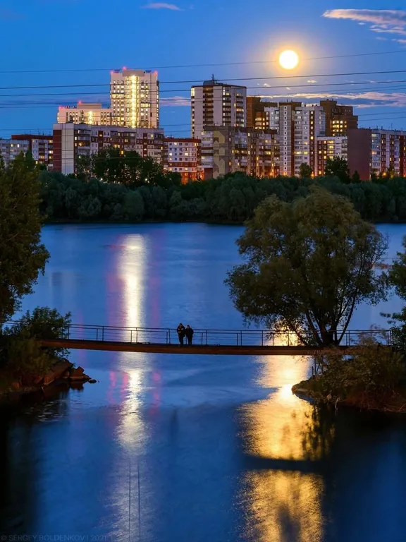 Большой 2х этажный  вместительный дом 270кв.м