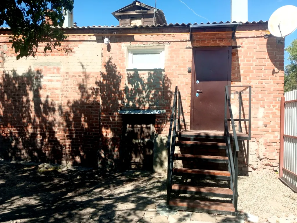 Уютный дом с парковкой