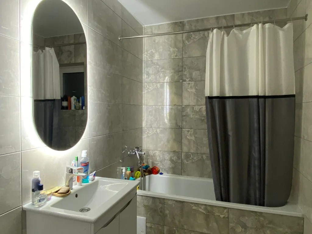 Дом в тихом пригороде.