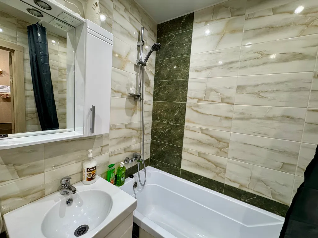 Студия с дизайнерским оформлением