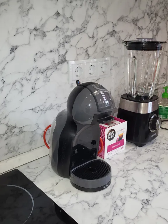 Море у дома, первая линия, двухкомнатная резиденция у моря