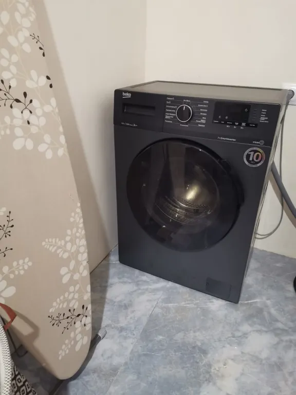 Дом под ключ с зелёной лужайкой и плодовыми насаждениями