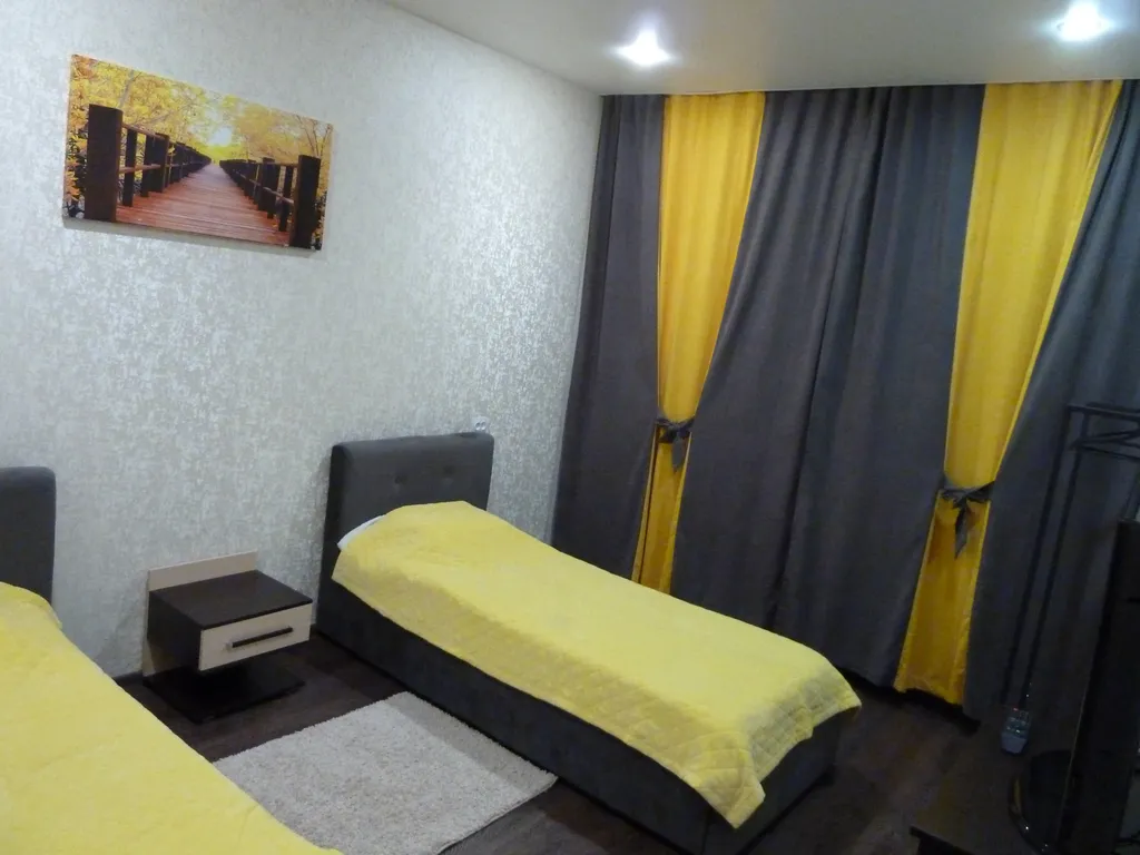 Двухкомнатная квартира около склона