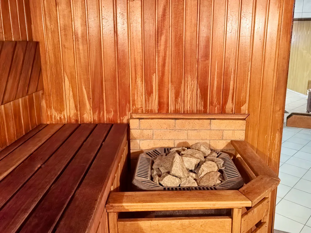 Коттедж в центре города с бассейном