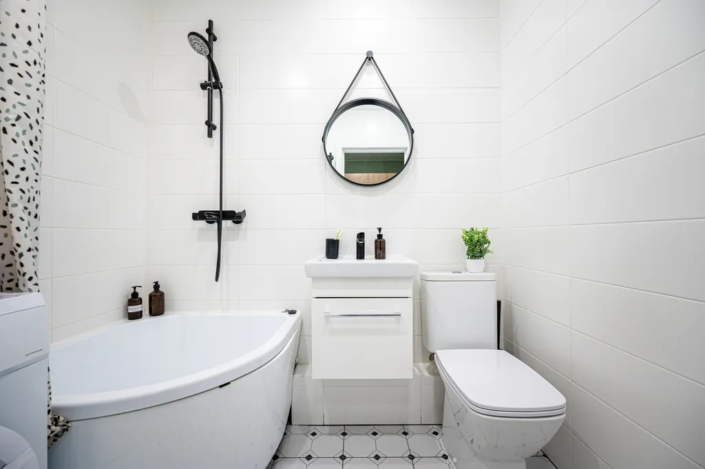 Студия c вау-эффектом в центре с панopaмным балконoм