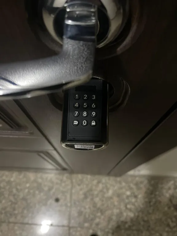 Рядом с посольствами