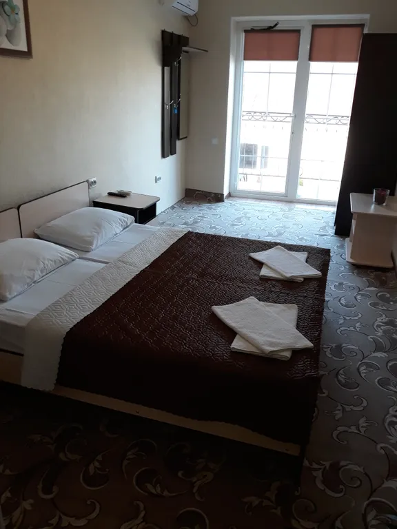 Квартира Квартира Двухместный улучшенный двухкомнатный с двухспальной кроватью. — Кучугуры