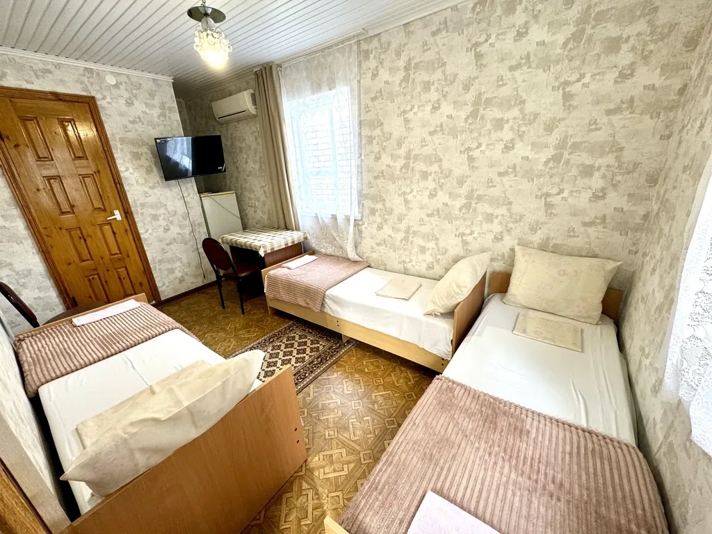 Квартира Квартира Стандартный 3 местный номер с 3 односпальными кроватями — Геленджик