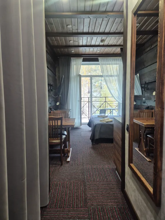 Студия в стиле шале с видом на лес, комфорт достойного вас уровня