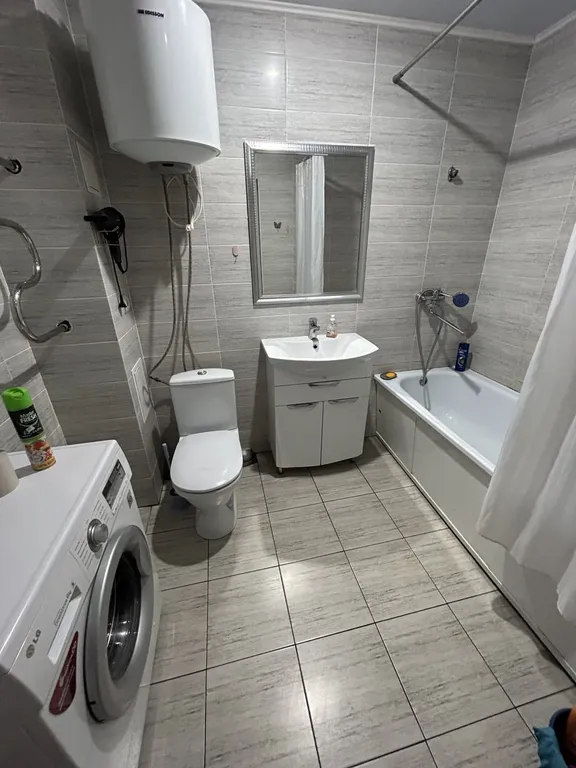 Уютная просторная квартира в центре, рядом ЖД вокзал, остановка Элеватор