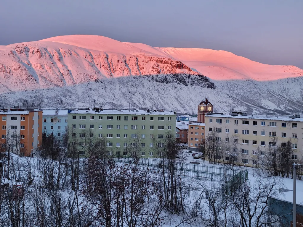 Квартира 2-комнатная квартира с шикарным видом — Кировск