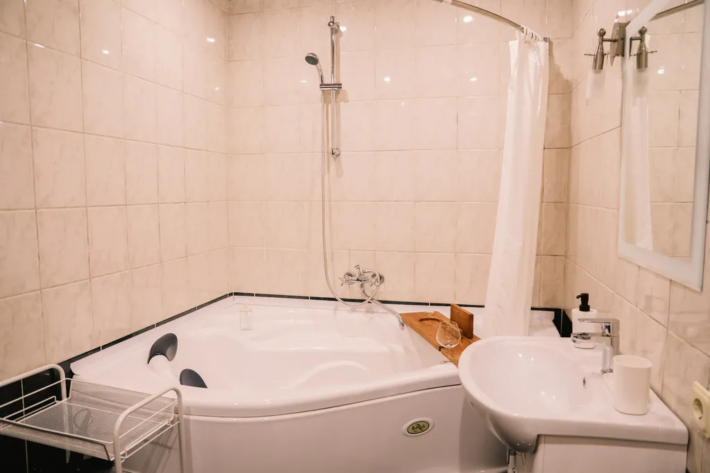 Коттедж Удивительный дом, студия, вход с улицы — Казань