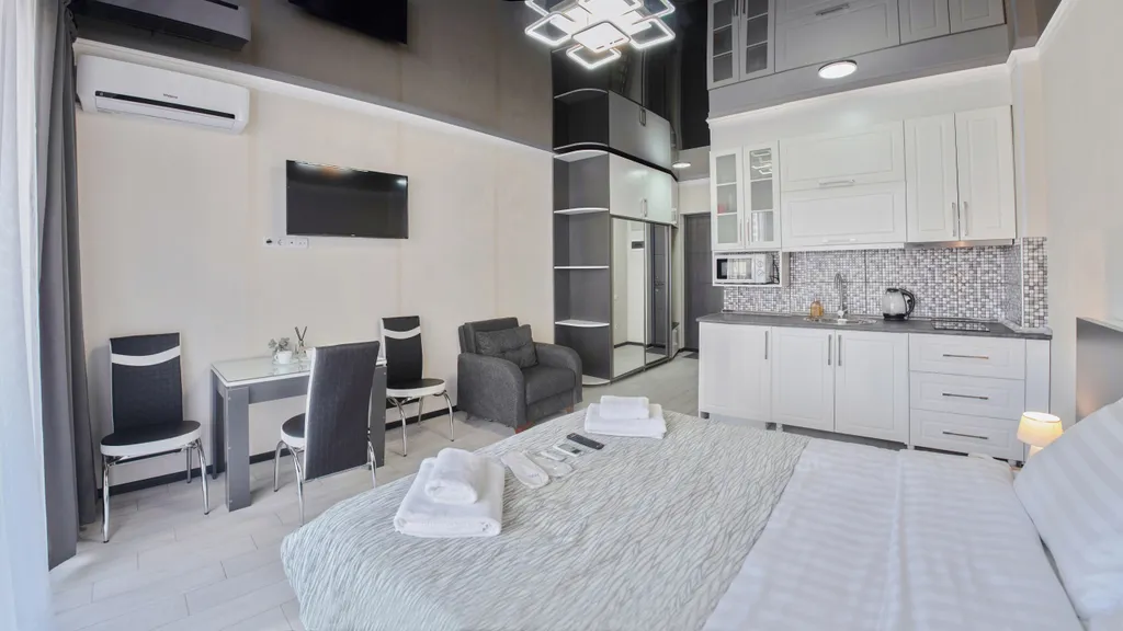 Студия с террасой возле моря