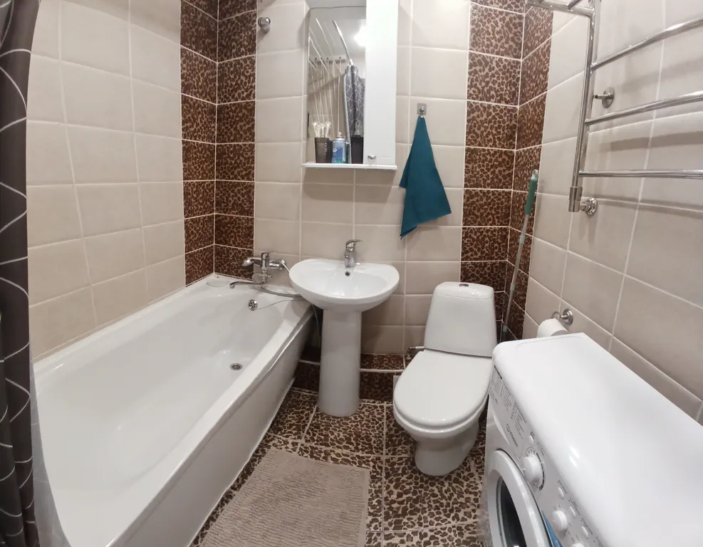 Уютная двухкомнатная квартира для отдыха и командировок рядом с УВЗ