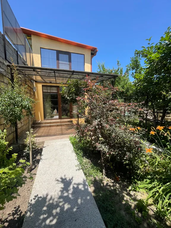 Коттедж Добрый домик Роуз — Дербент