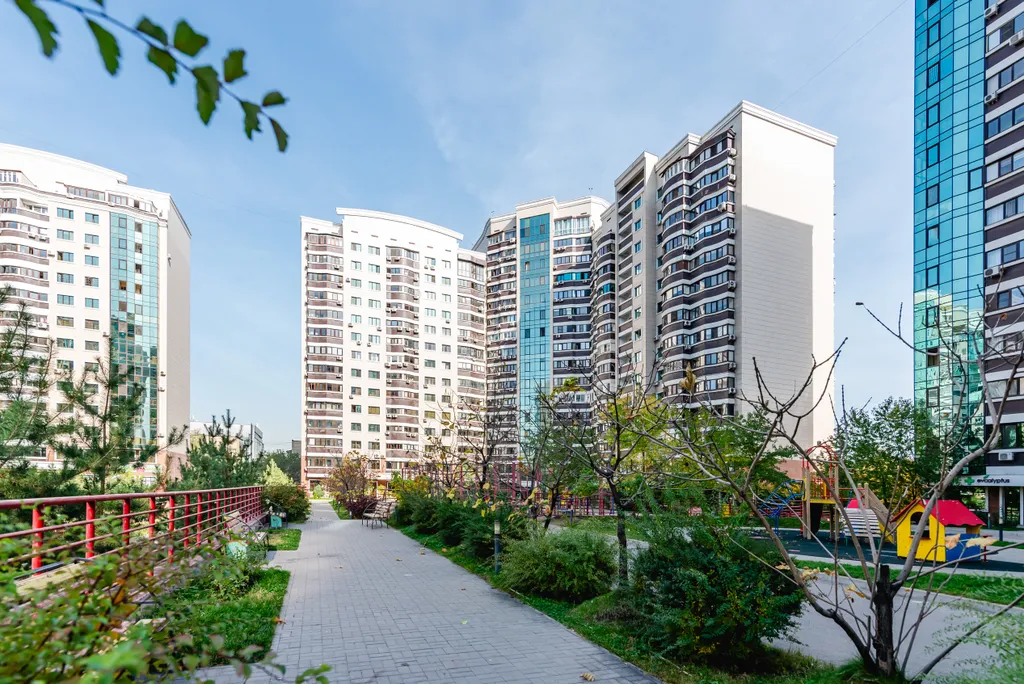 Апартаменты Aray в центре города и с видом на горы