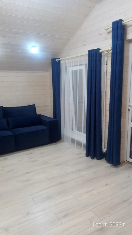 Коттедж с отдельной территорией