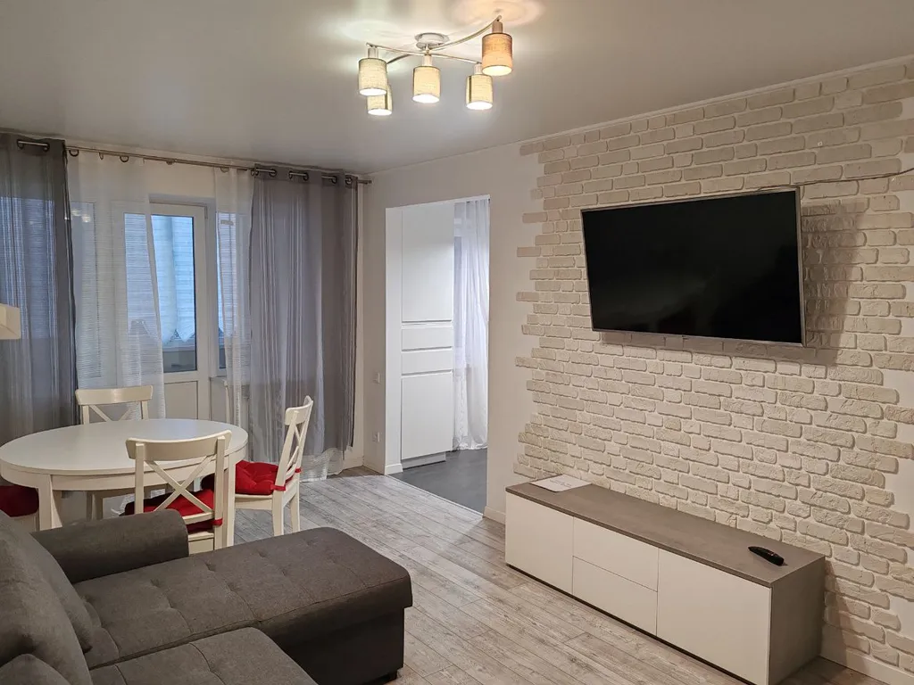 Уютная квартира в хорошем районе — аренда посуточно в Мариуполь