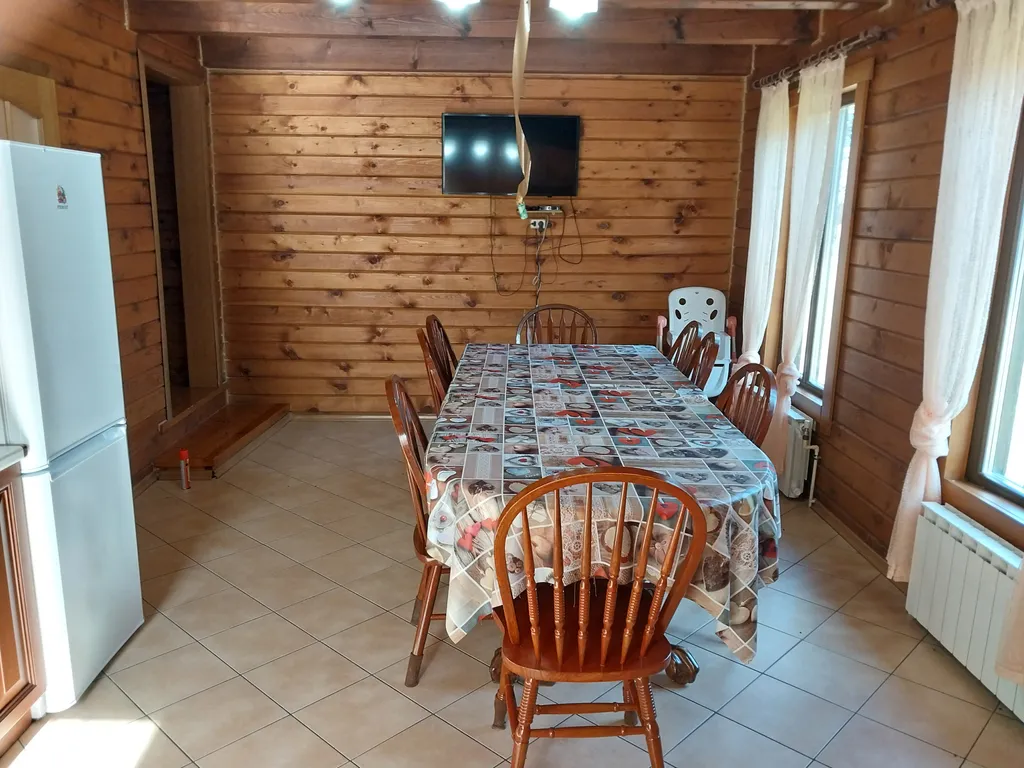 Коттедж на берегу озера Глубокое