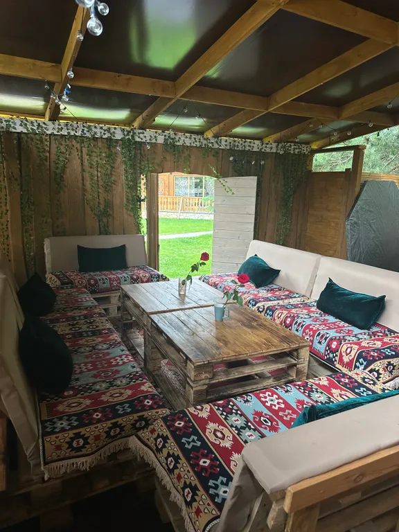 Уютное бунгало в парк-усадьбе Вишня