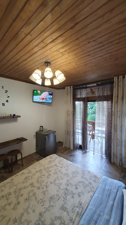 Уютный номер люкс с видом на море