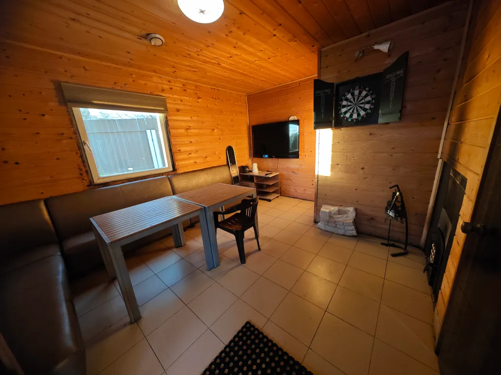 Коттедж с теплым бассейном