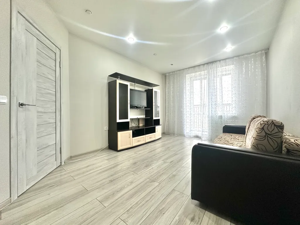 Однушка с большой парковкой