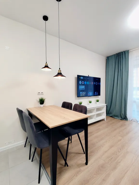 Новая в новом