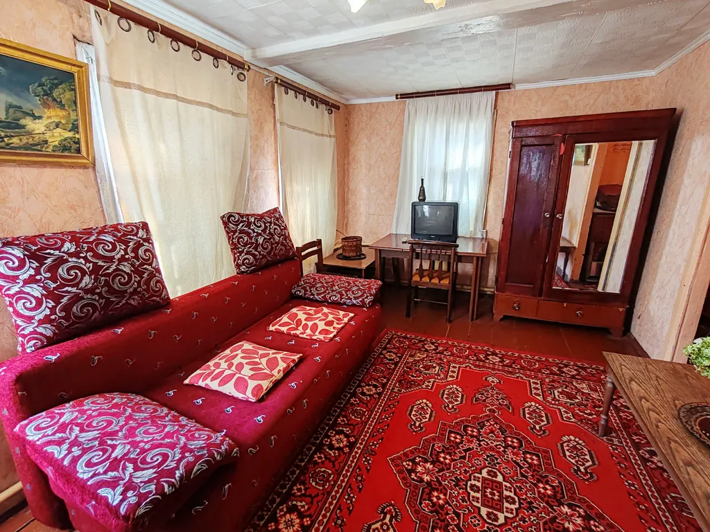 Уютный домик в тихом месте, рядом с рекой и озером