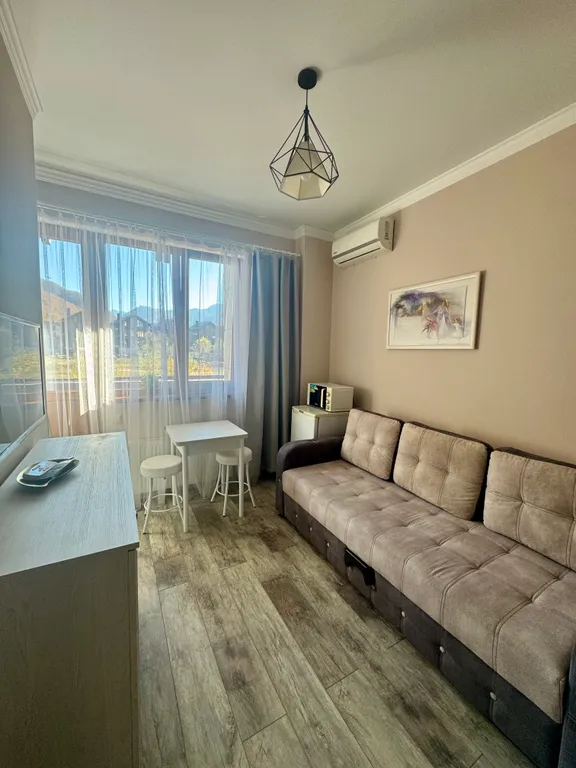 Студия с балконом в центре