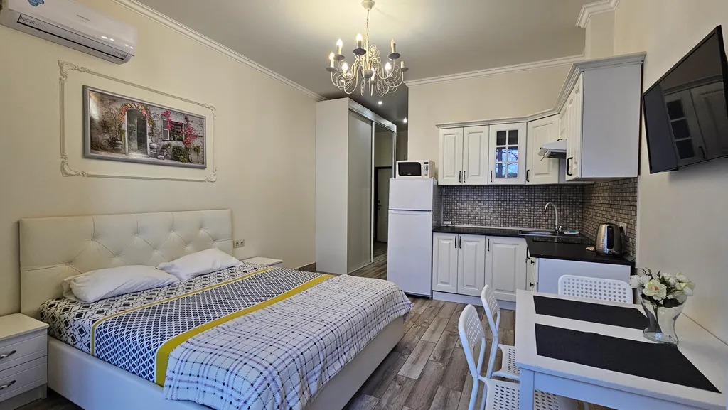 Квартира Квартира Уютная студия в центре на Волжской от HomeHotelSochi — Сочи