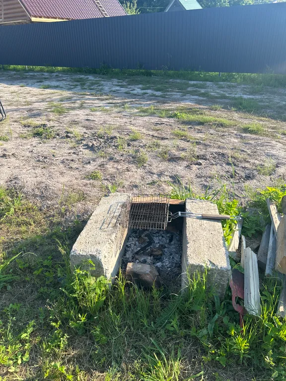 Уютная надувная палатка ждет вас на закрытой территории