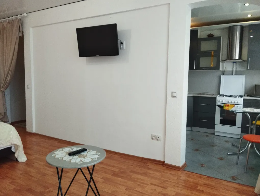 Светлая квартира в самом центре у площади Победы